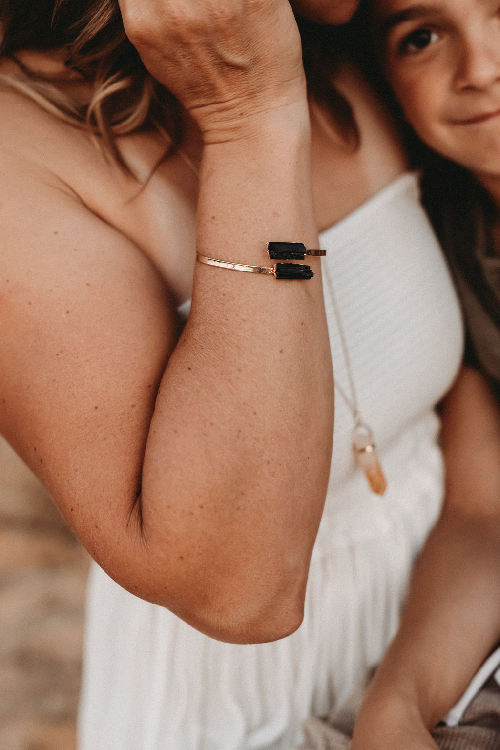 Adventskalender mit 24 x Edelsteinschmuck und Wunschtext Crystal and Sage