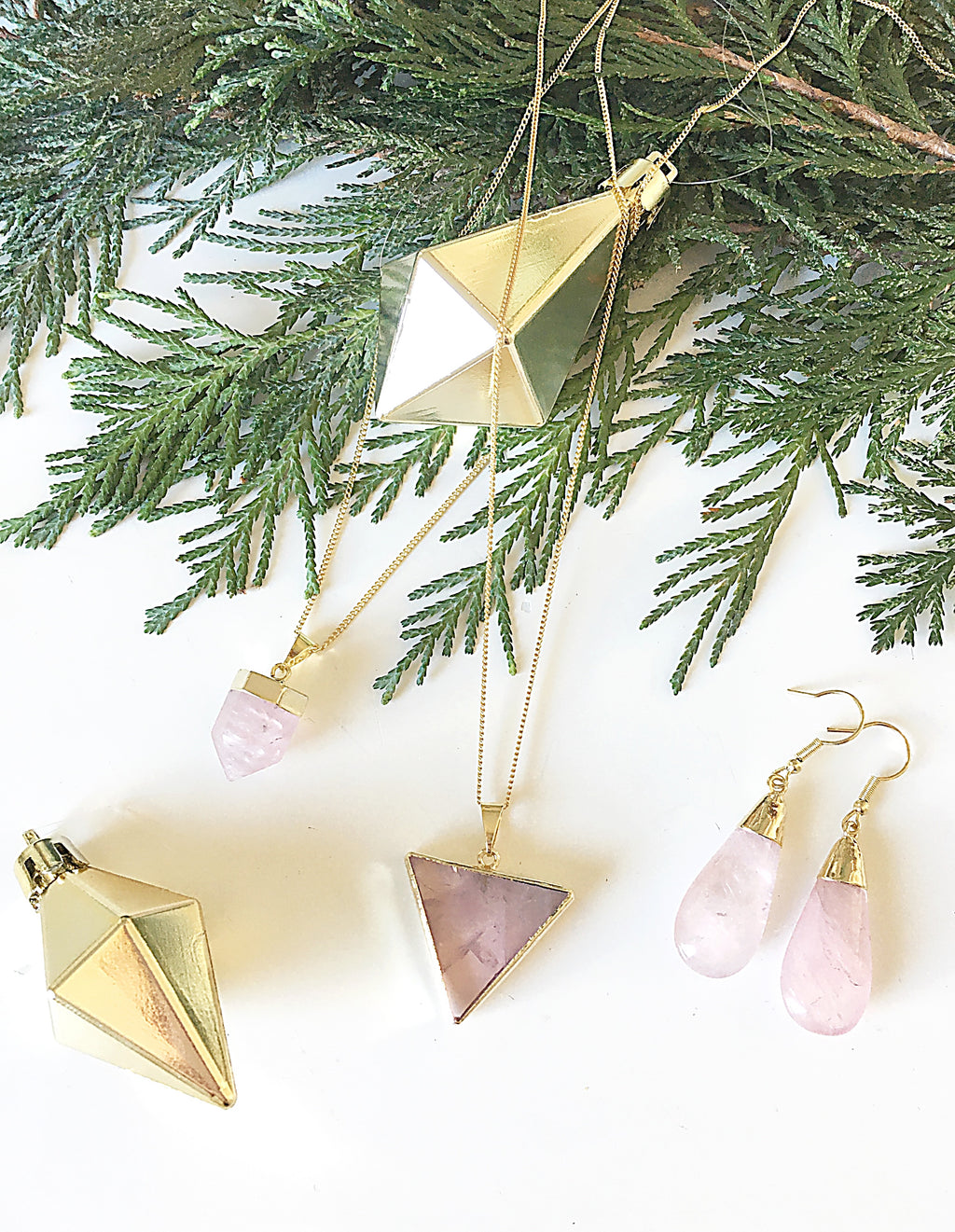 Adventskalender mit 24 x Edelsteinschmuck und Wunschtext Crystal and Sage 