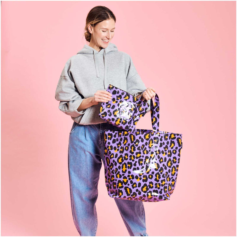 Shopper im Leo Look