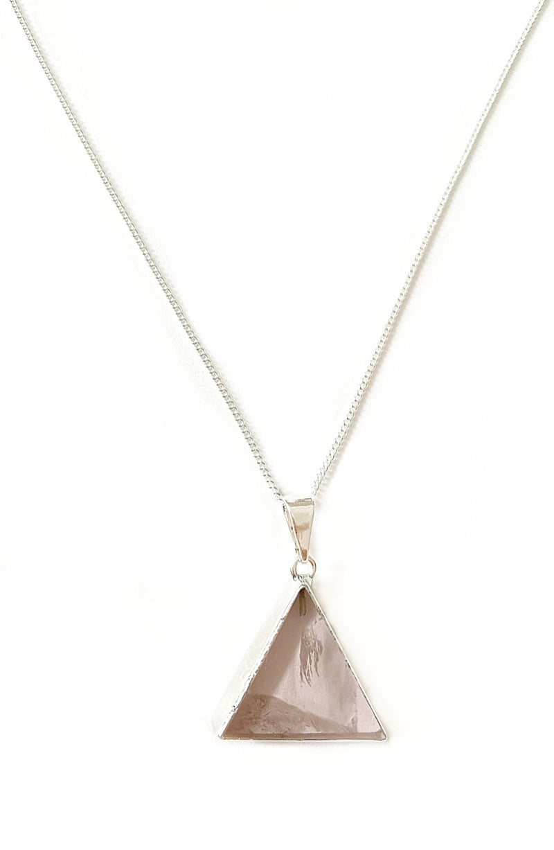 Rosenquarz Halskette in Dreiecksform Crystal and Sage Jewelry